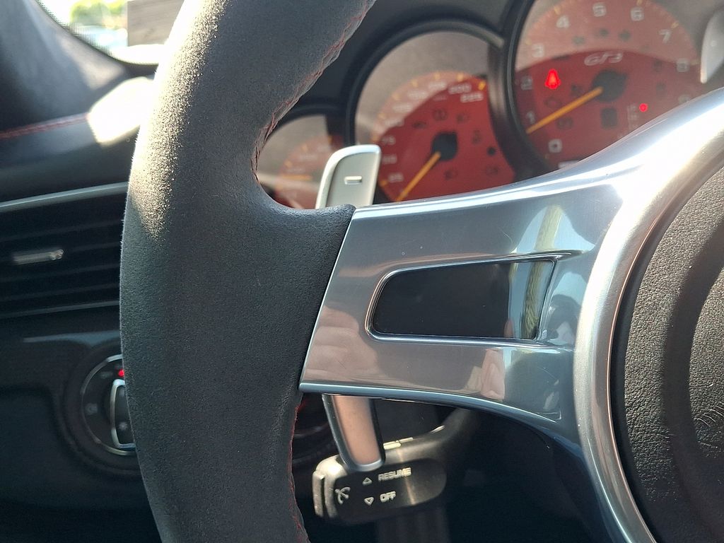 Thumbnail: 2015 Porsche 911 - 19
