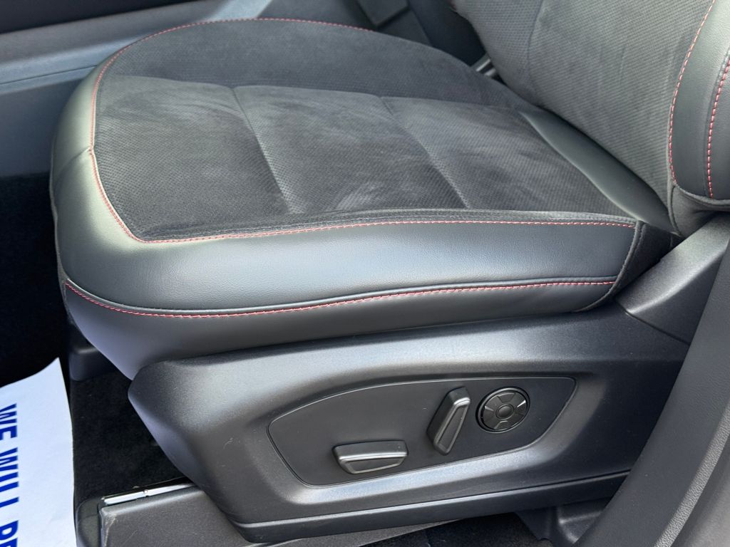 New White Metallic 2026 Ford Explorer ST for Sale in Waukesha, WI