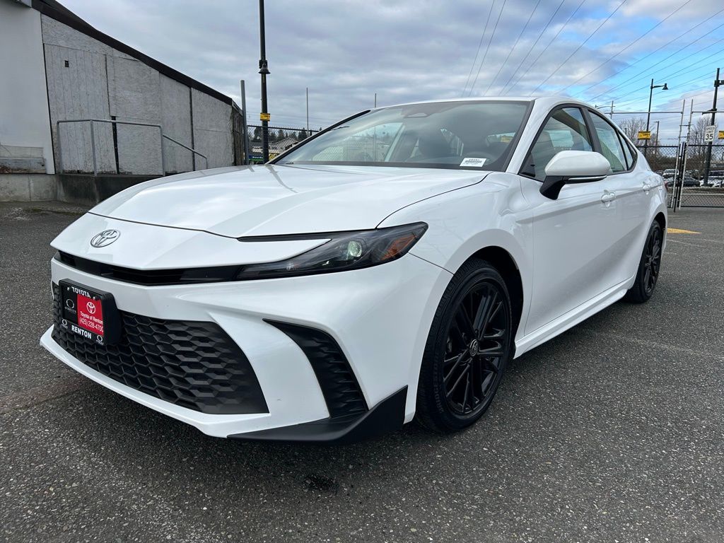 2025 Toyota Camry SE FWD