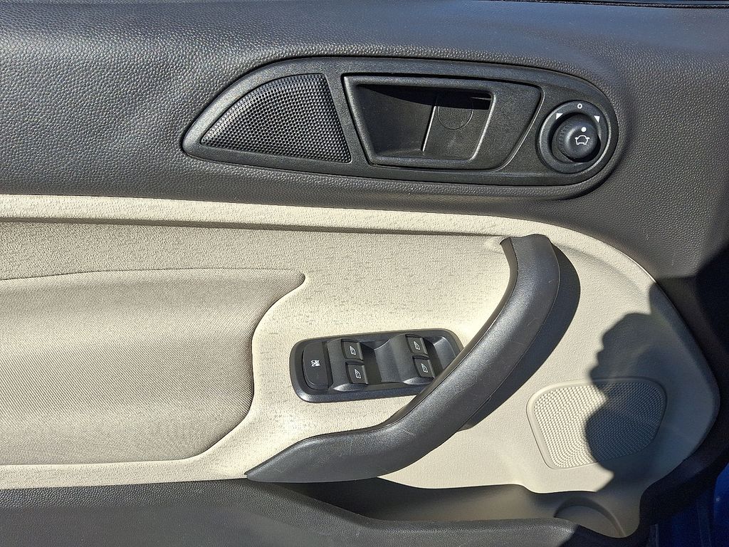 Thumbnail: 2019 Ford Fiesta - 12