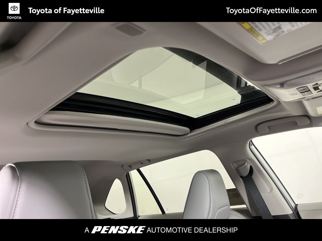 2025 Toyota RAV4 XLE Premium 6