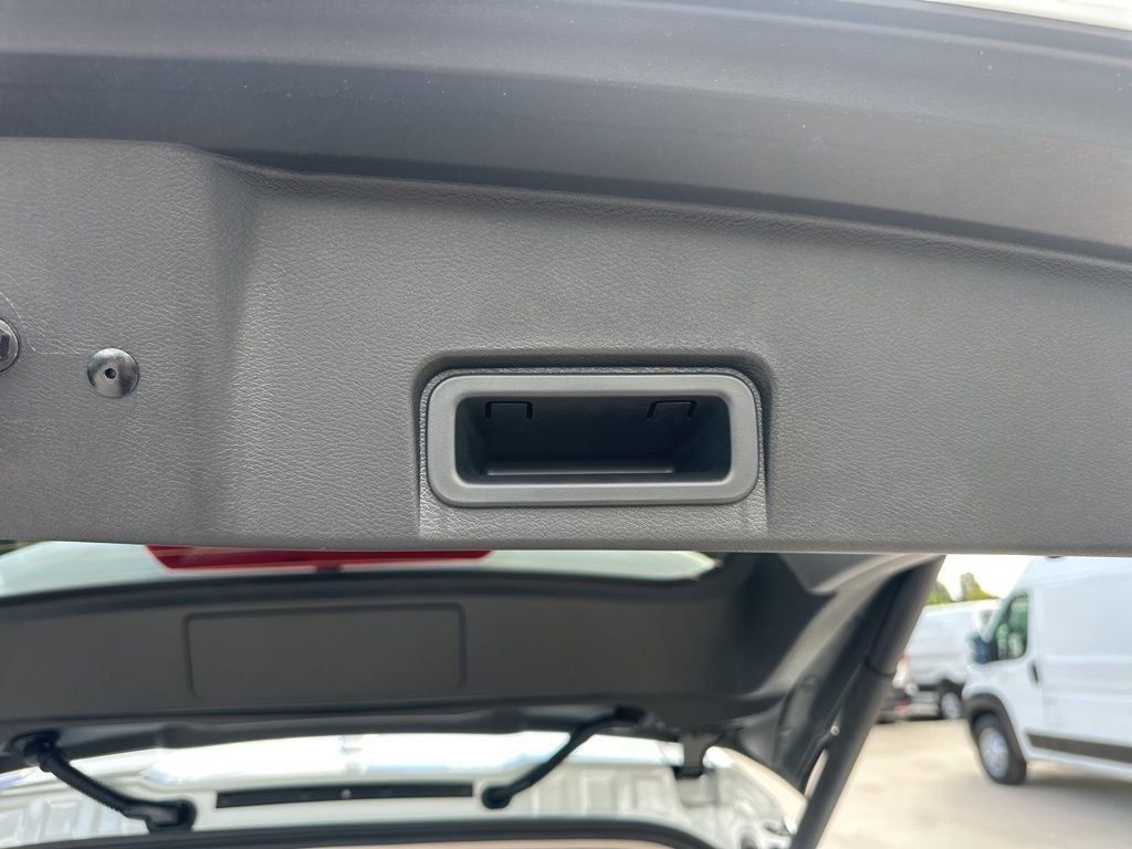 2025 Everest White Pearl Nissan Rogue SV FWD SUV