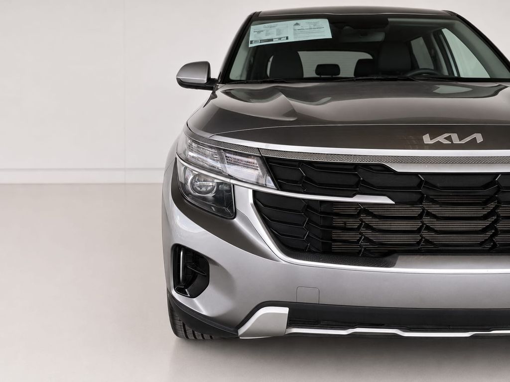 Thumbnail: 2025 Kia Seltos - 29