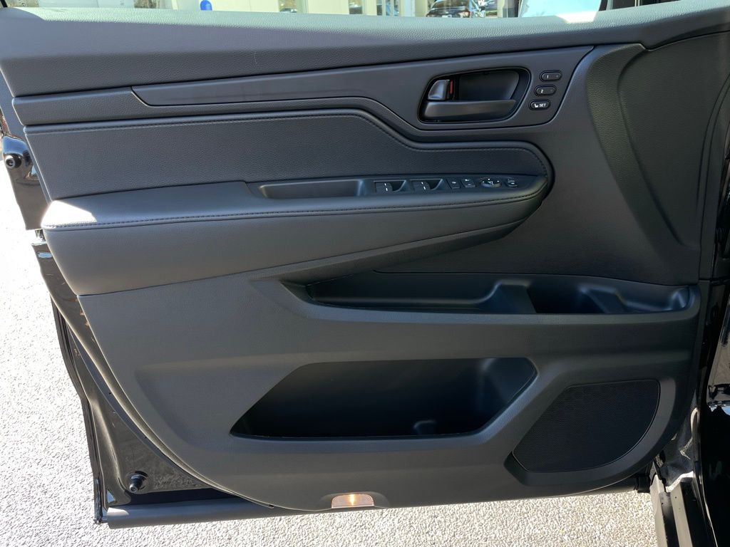 Thumbnail: 2026 Honda Odyssey - 25