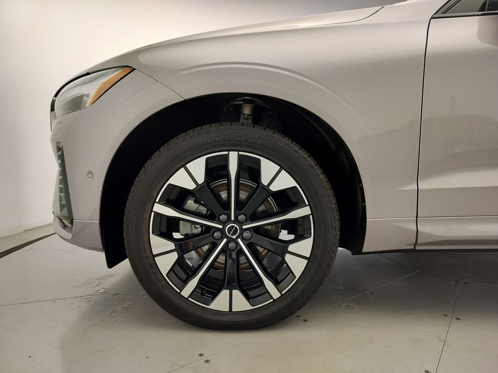 Thumbnail: 2026 Volvo XC60 - 9