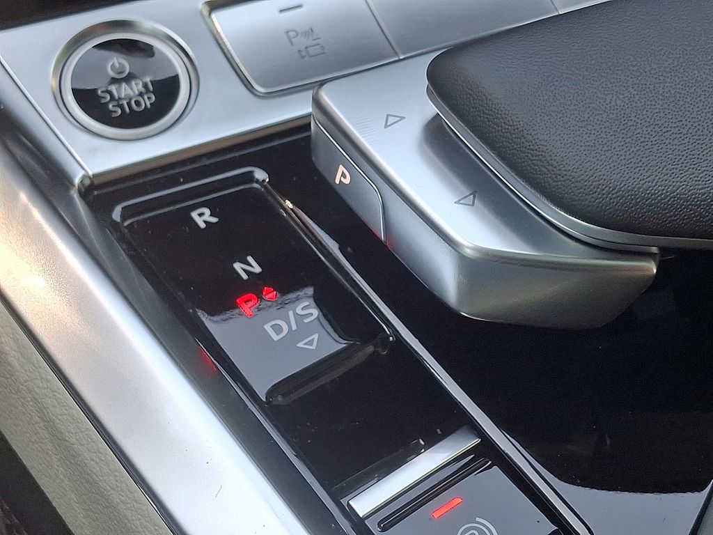 2024 Audi Q8 e-tron Premium Plus 15