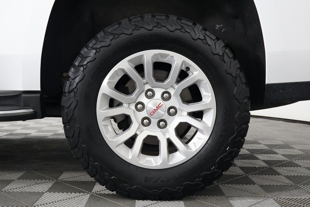 Thumbnail: 2016 GMC Yukon - 17