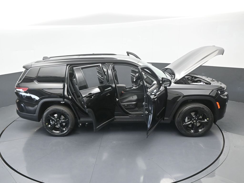 New 2026 Diamond Black Crystal Pearlcoat Jeep Limited image 68