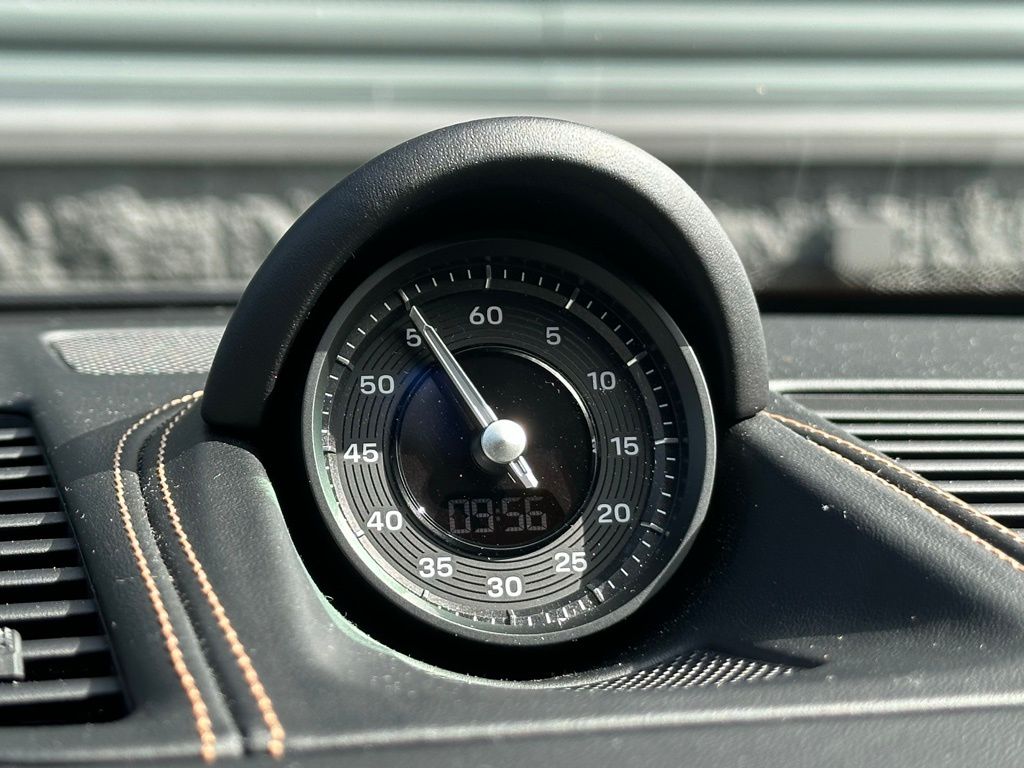 Thumbnail: 2024 Porsche 911 - 32