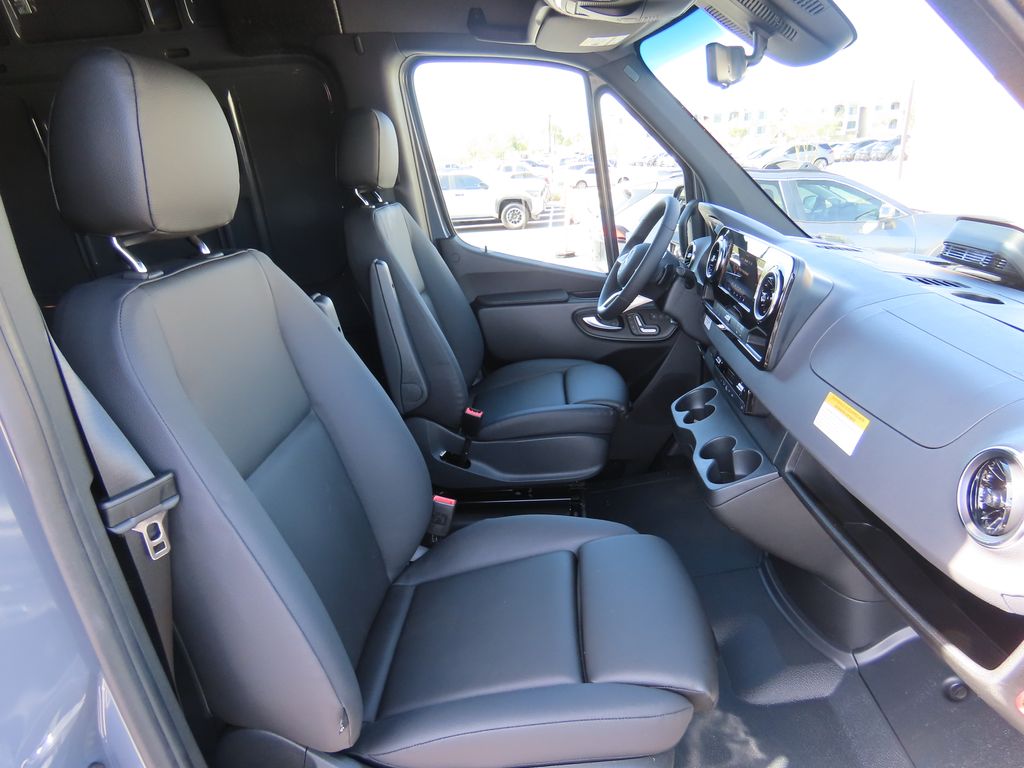 Thumbnail: 2026 Mercedes-Benz Sprinter - 21