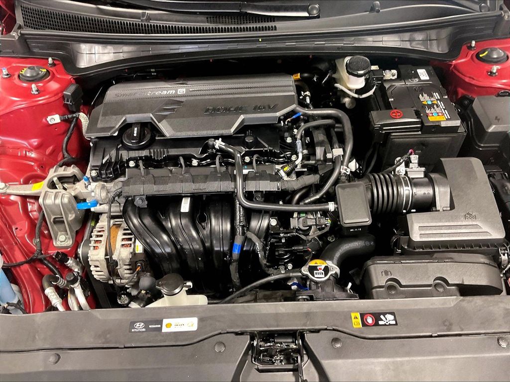 2025 Hyundai Elantra — photo 33