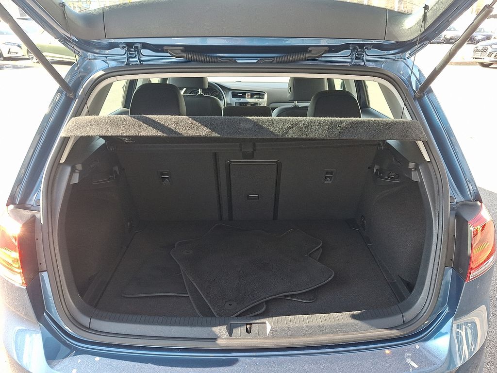 Thumbnail: 2015 Volkswagen Golf - 25