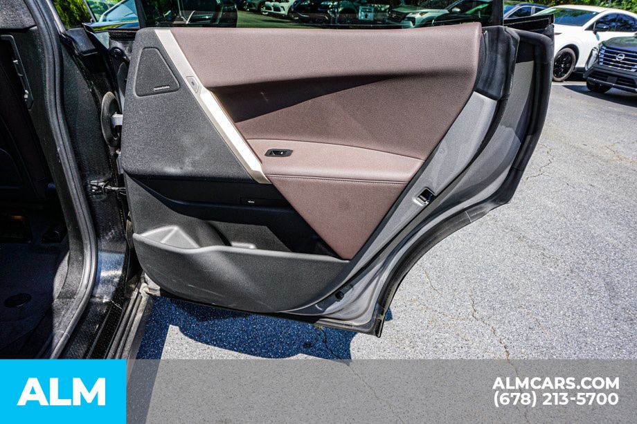 Used 2024 Gray BMW xDrive50 image 60