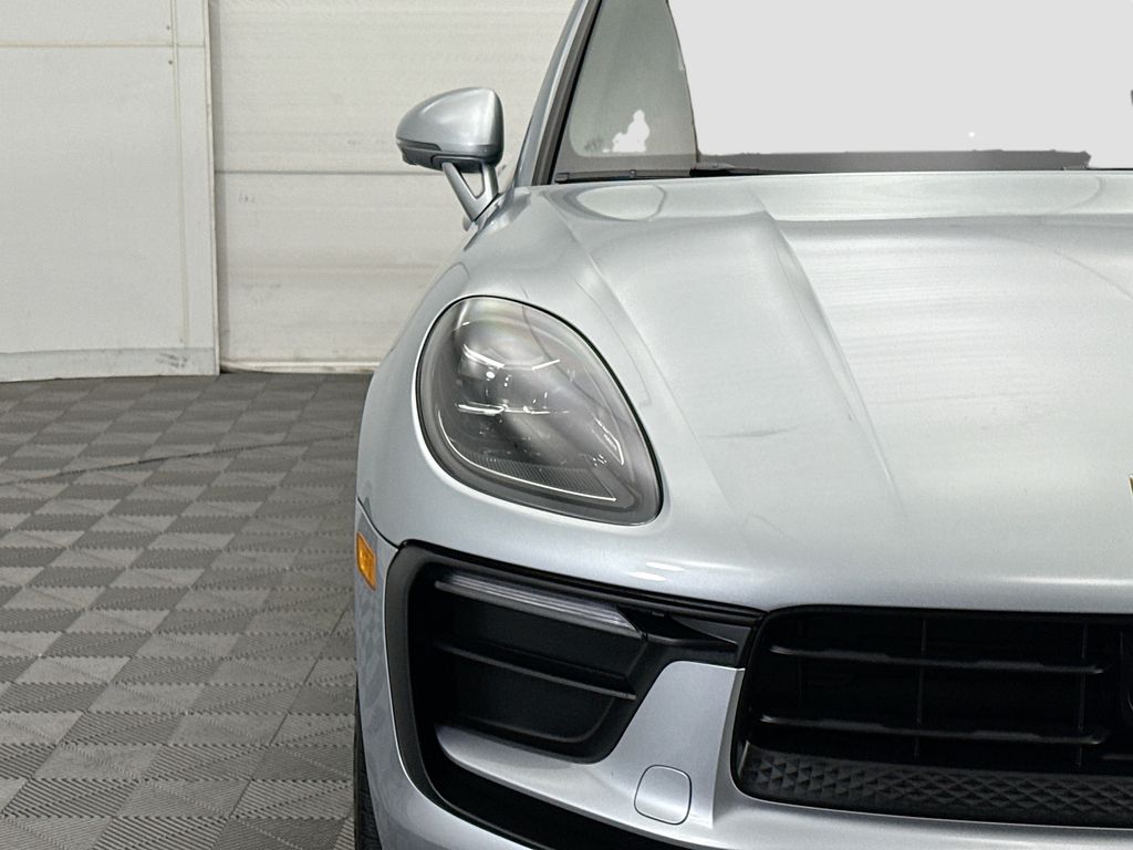 Thumbnail: 2025 Porsche Macan - 12