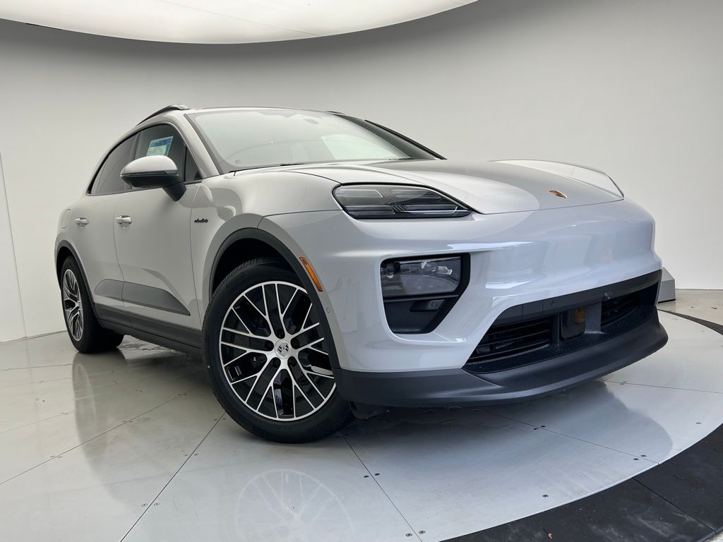 Thumbnail: 2026 Porsche Macan - 24
