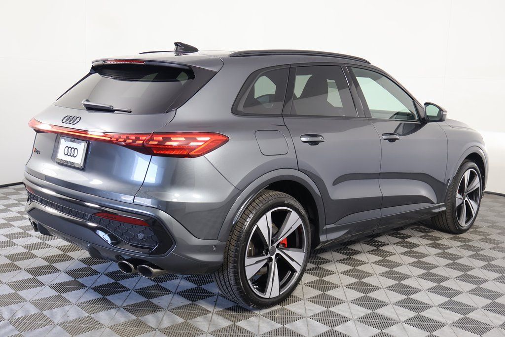 Thumbnail: 2026 Audi SQ5 - 2