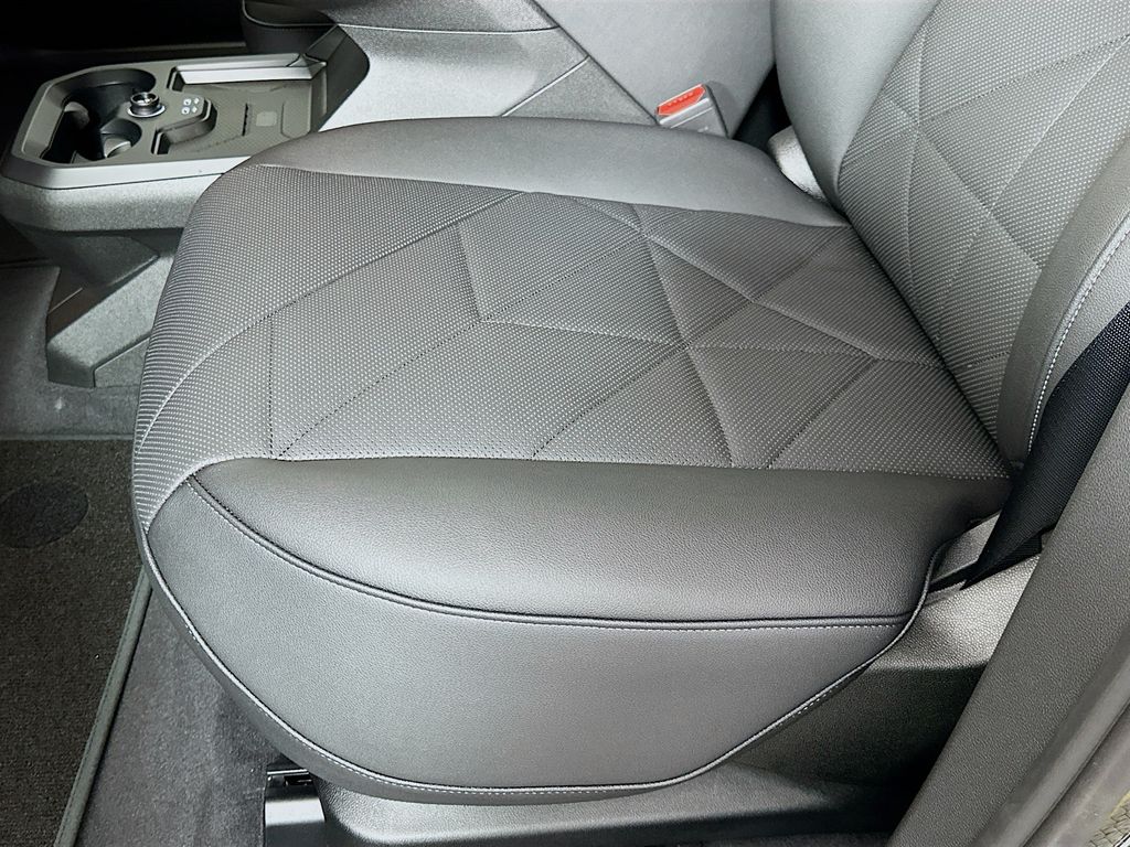 Thumbnail: 2026 BMW iX - 21