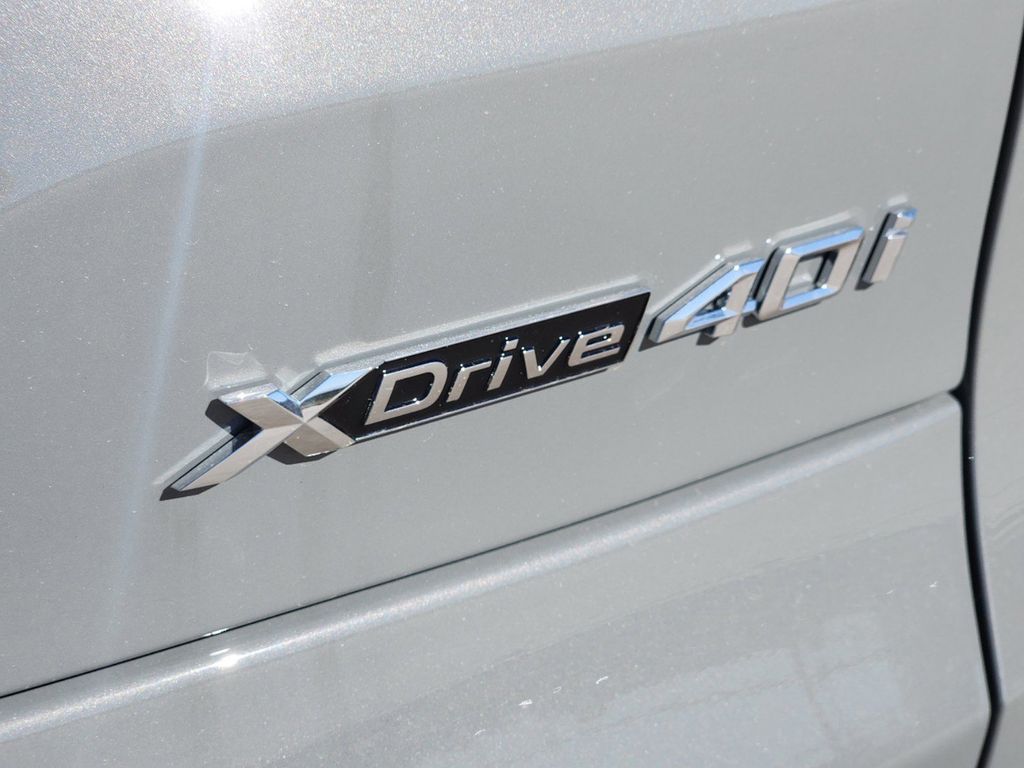 2025 BMW X5 xDrive40i 8