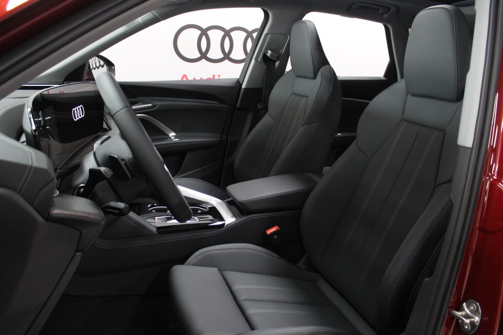 Thumbnail: 2025 Audi Q5 - 11