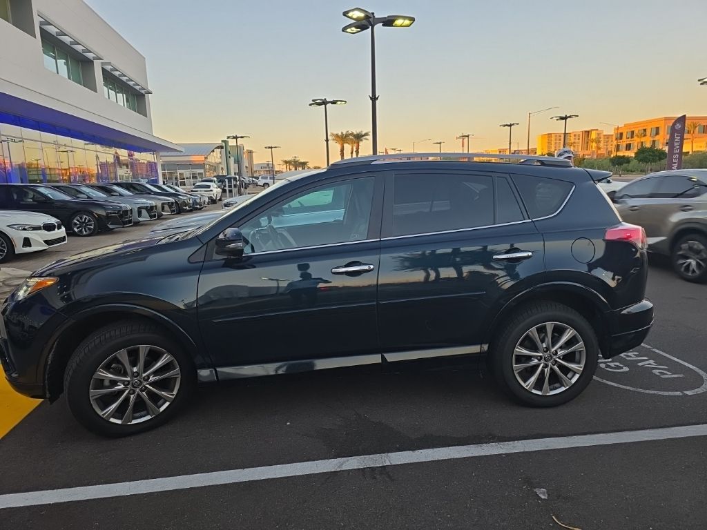 Thumbnail: 2017 Toyota RAV4 - 3