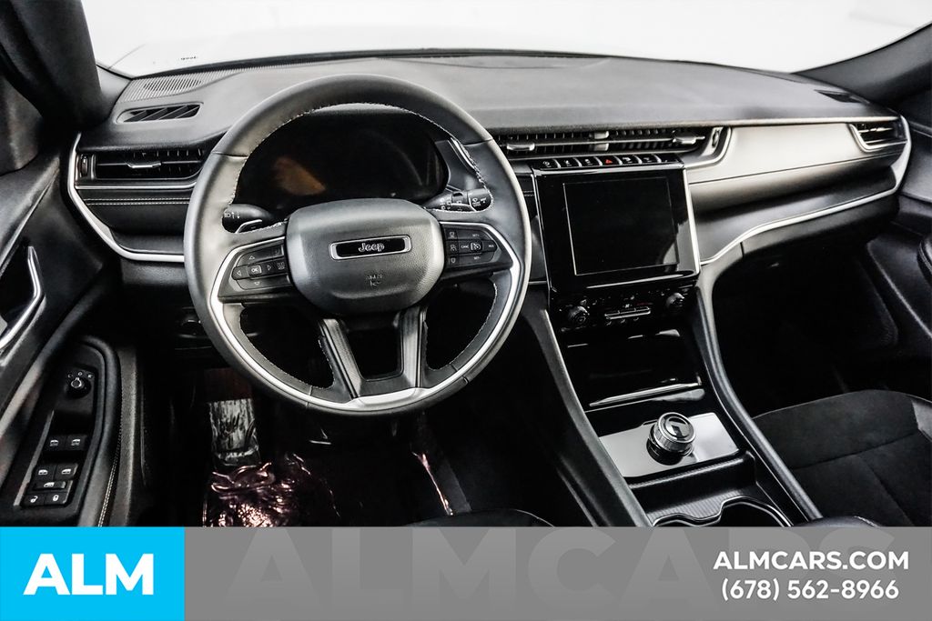 Used 2025 Silver Jeep Altitude image 26