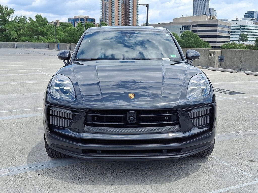 Thumbnail: 2025 Porsche Macan - 6
