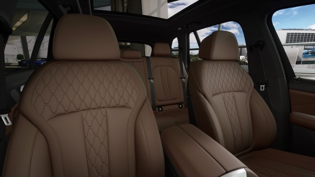 Thumbnail: 2026 BMW X5 - 11