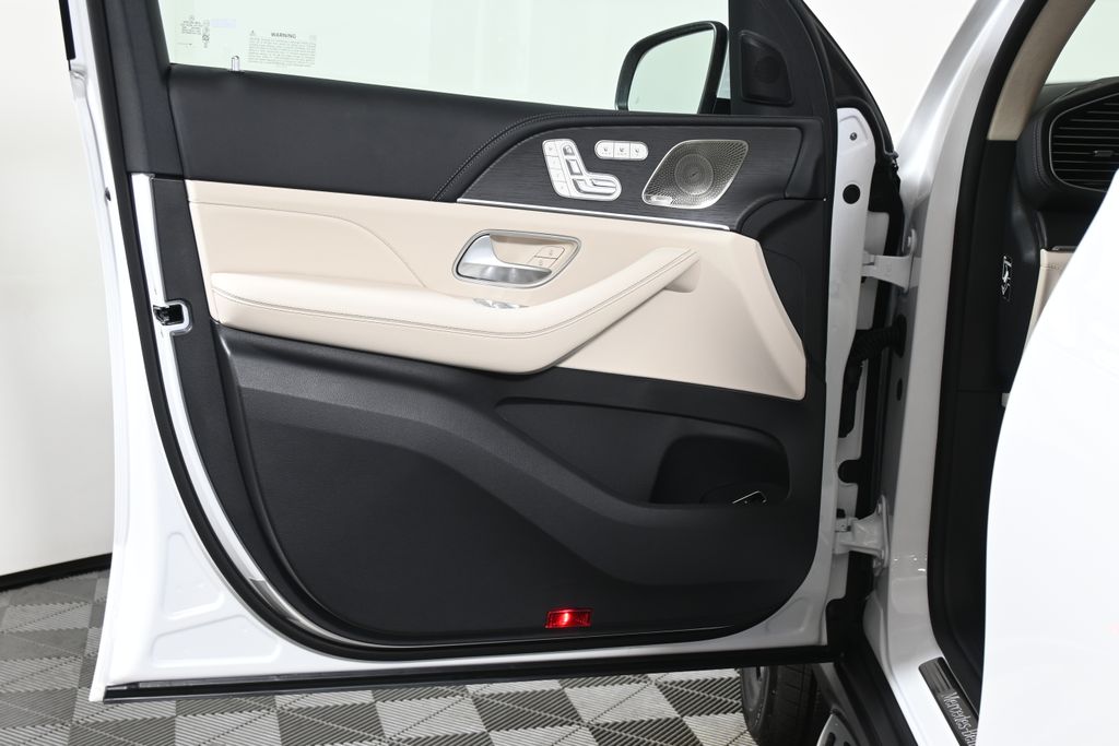 Thumbnail: 2026 Mercedes-Benz GLE - 24