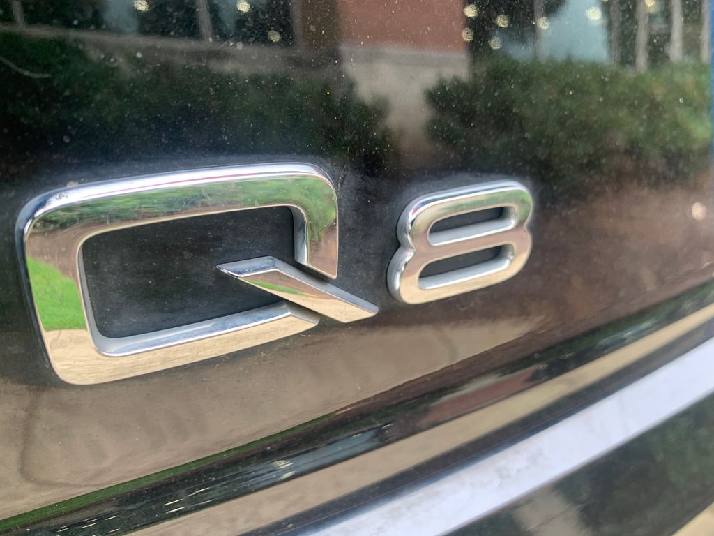Thumbnail: 2019 Audi Q8 - 8