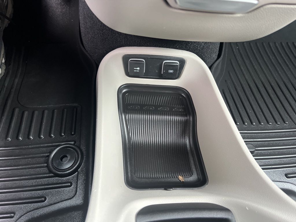 2020 Chrysler Pacifica Touring photo