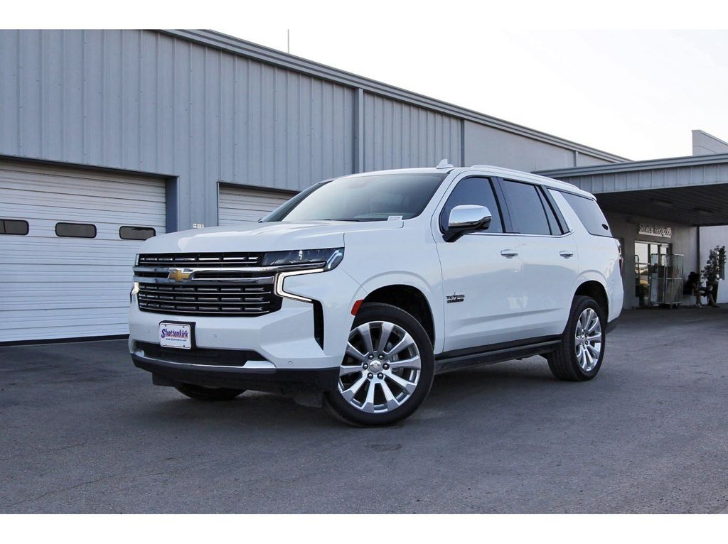White (Iridescent Pearl Tricoat) 2024 Chevrolet Tahoe SUV / Crossover 4X2 