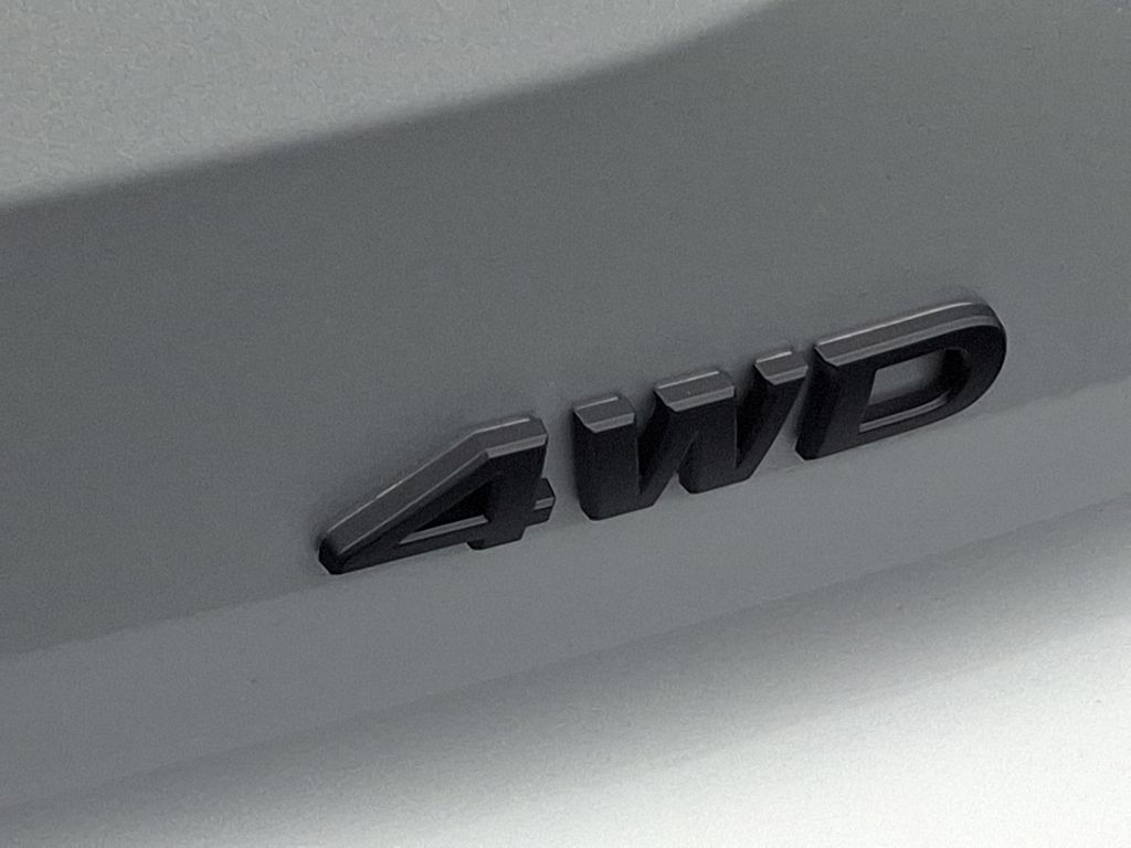 2025 Nissan Pathfinder SV 12