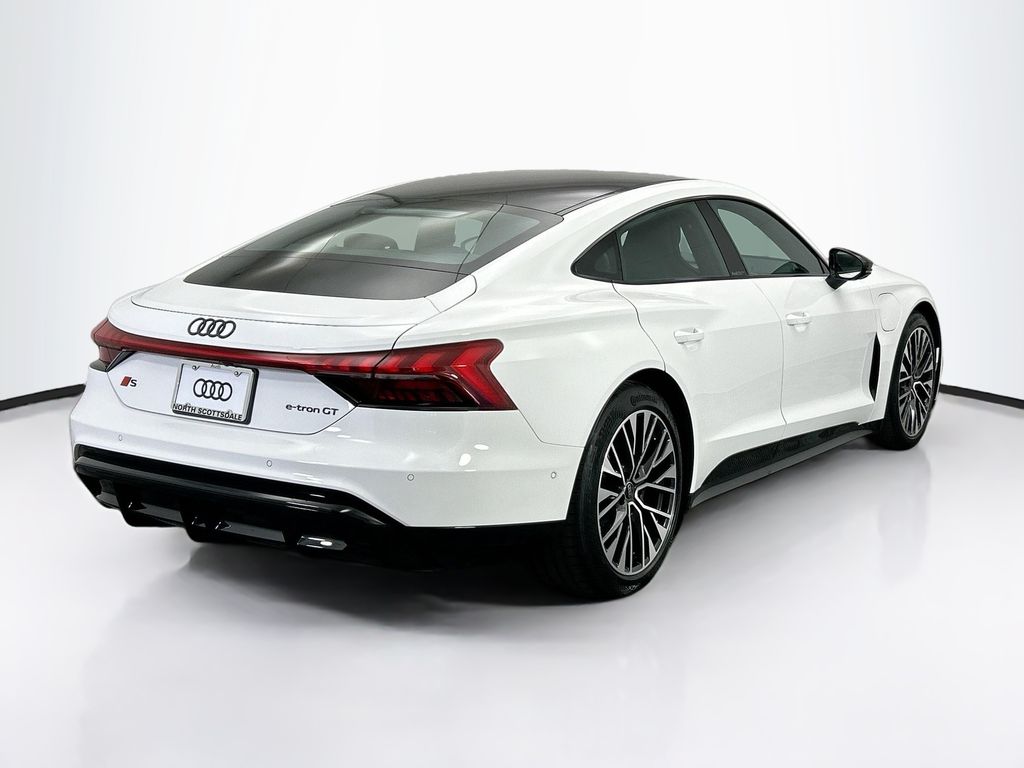 Thumbnail: 2026 Audi e-tron GT - 5