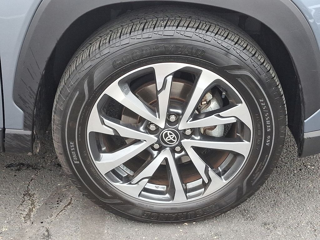 Thumbnail: 2023 Toyota Corolla Cross - 8