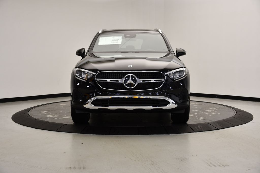 2025 Mercedes-Benz GLC 300 8