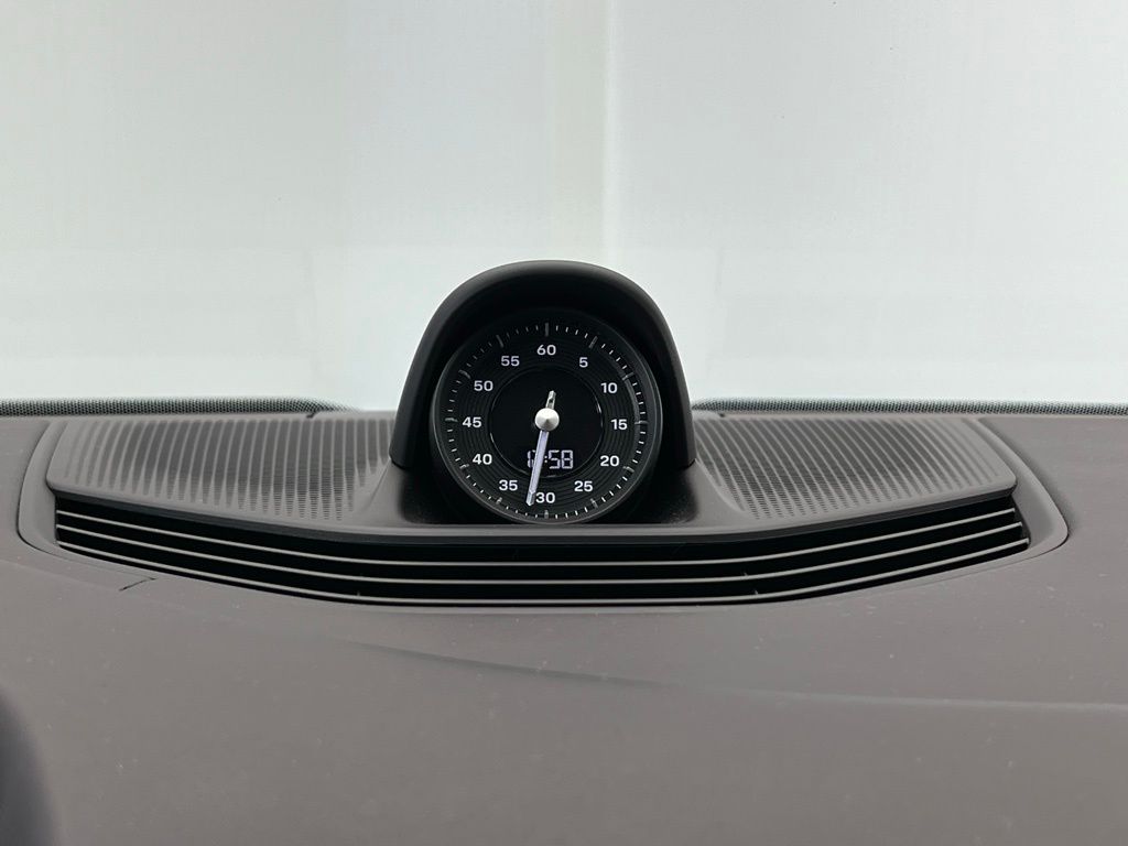 Thumbnail: 2020 Porsche Taycan - 11