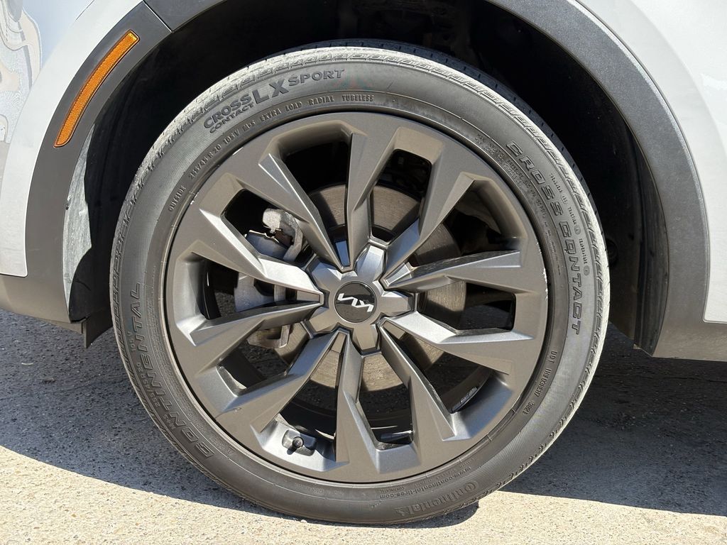Used 2022 Wolf Gray Kia X-Line EX image 9