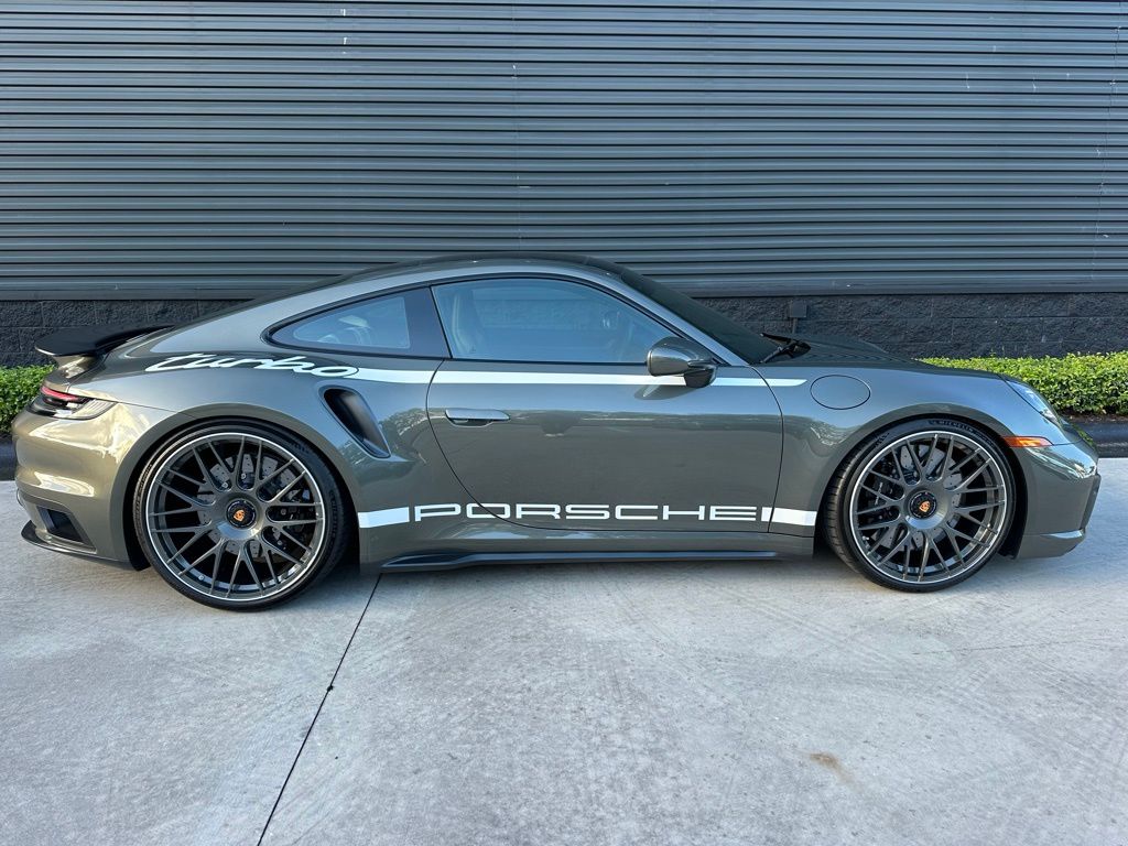 Thumbnail: 2025 Porsche 911 - 8