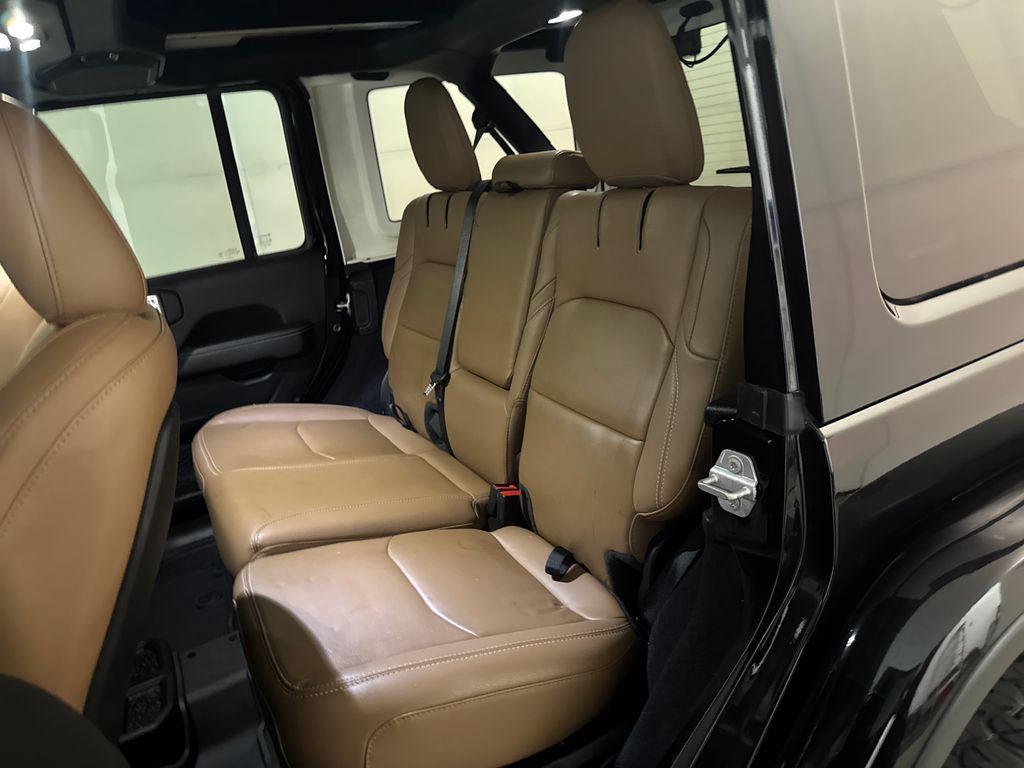 Certified Used 2021 Black Jeep Unlimited Rubicon 4xe image 31