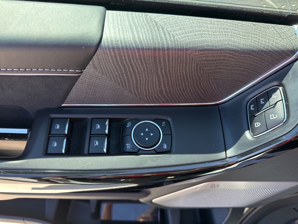 2024 Avalanche Ford F-150 Lightning Platinum AWD Truck