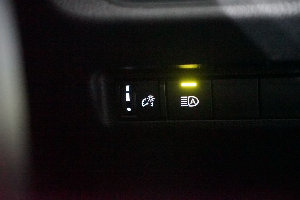 Thumbnail: 2025 Toyota RAV4 - 24