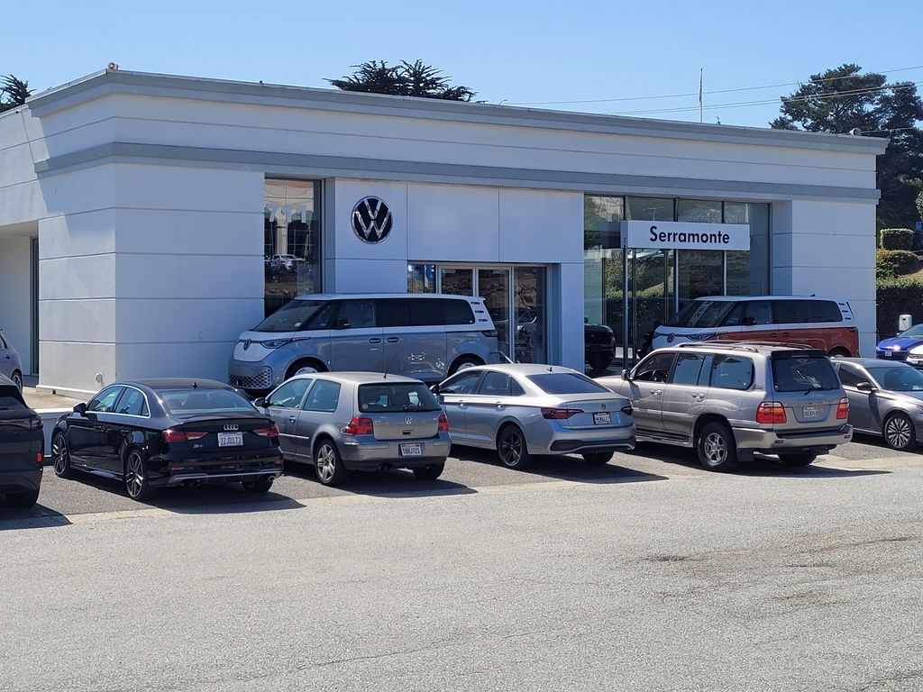View vehicle photo 2