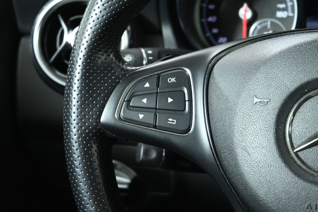 Thumbnail: 2020 Mercedes-Benz GLA - 18