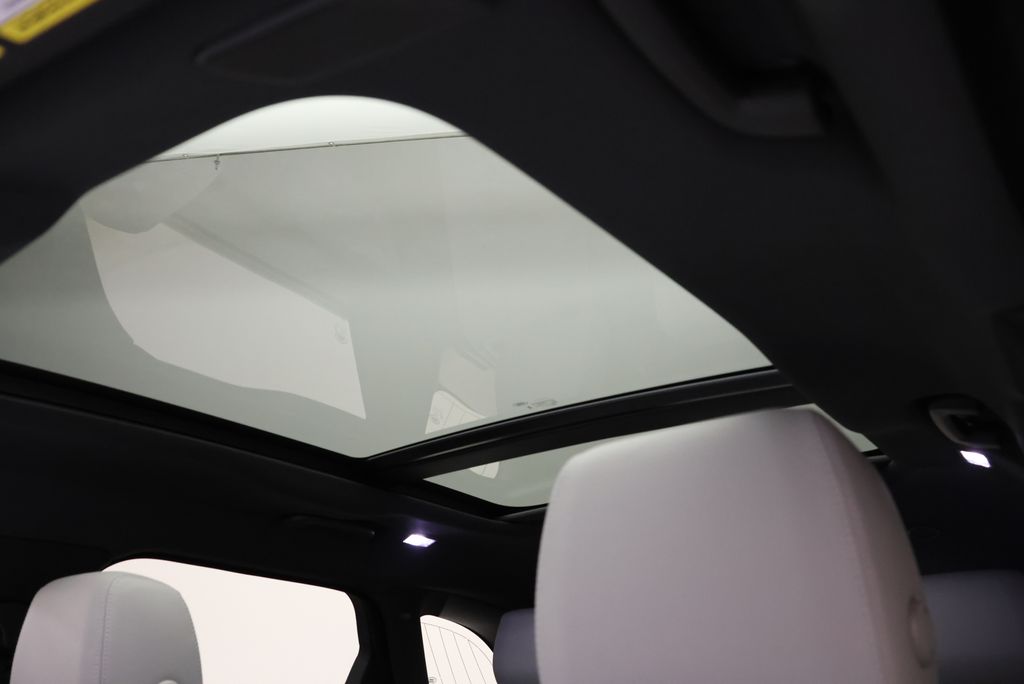 Thumbnail: 2026 Land Rover Range Rover Velar - 15