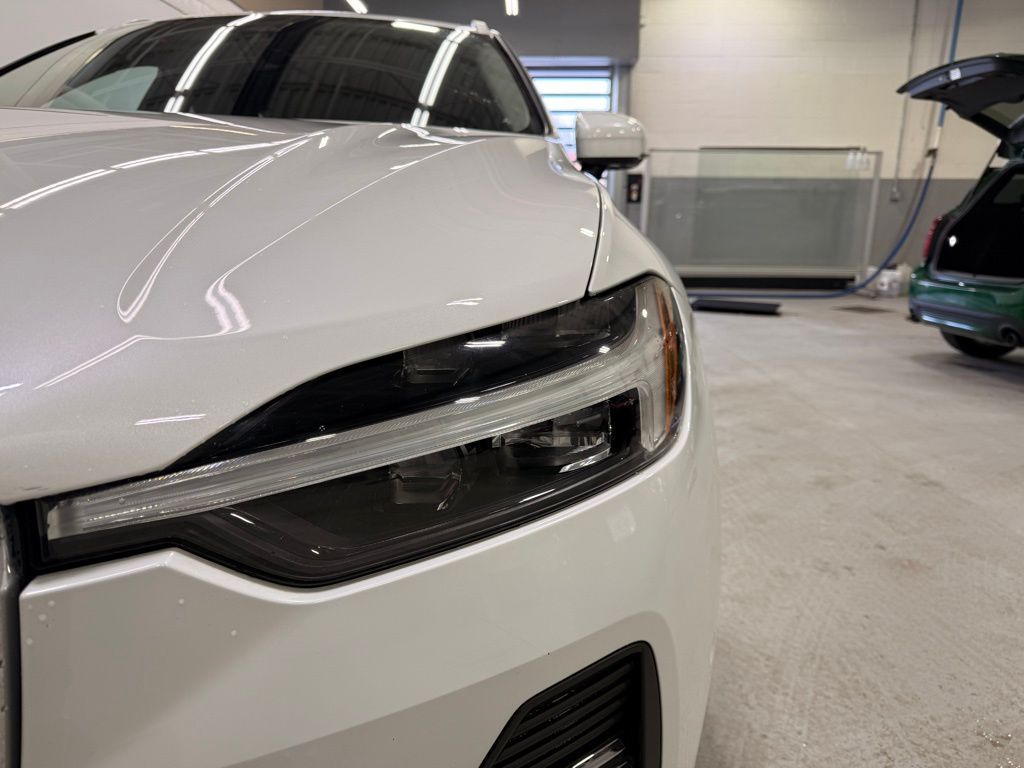 Thumbnail: 2023 Volvo XC60 - 9