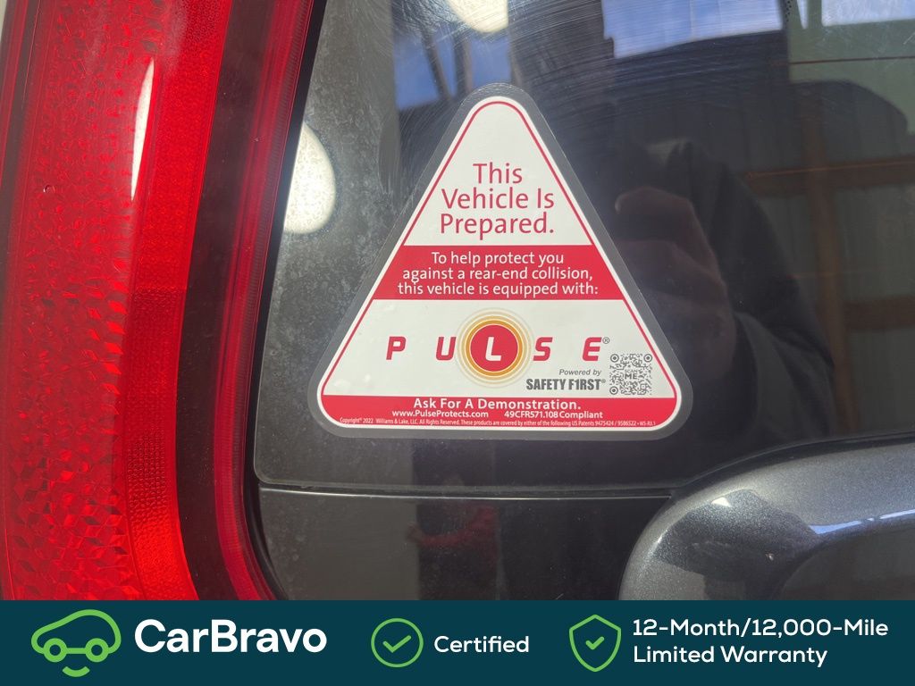 View vehicle photo 7