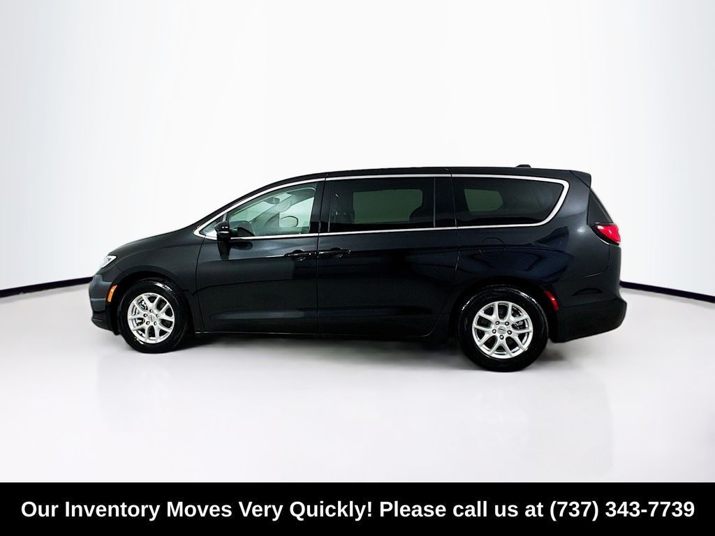 Used Car 2024 Chrysler Pacifica  Touring L For Sale Under $30,000 In Austin, Texas
