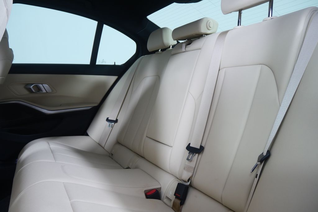 Thumbnail: 2019 BMW 3 Series - 14