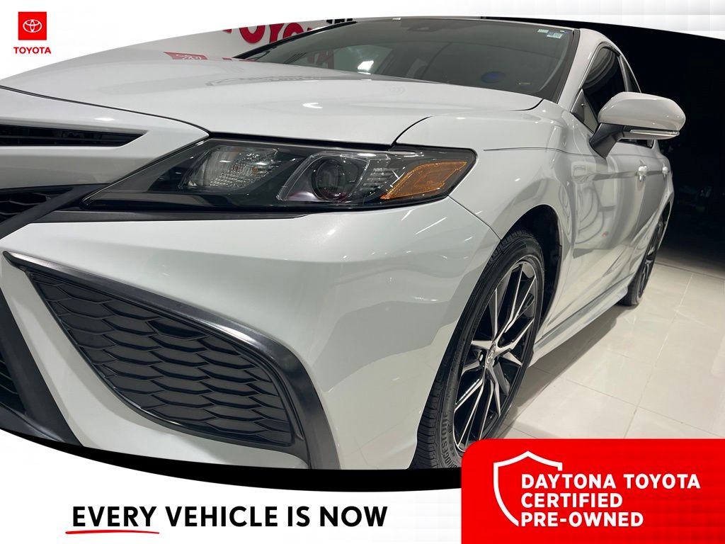 2024 Toyota Camry SE - Photo 13