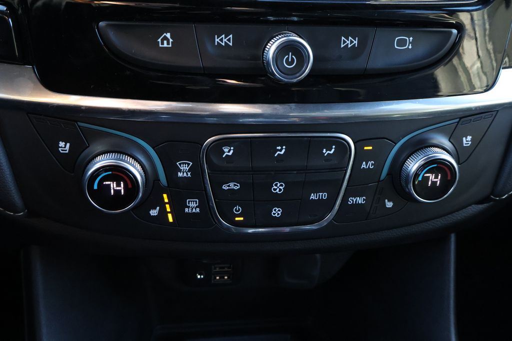 Thumbnail: 2023 Chevrolet Traverse - 21